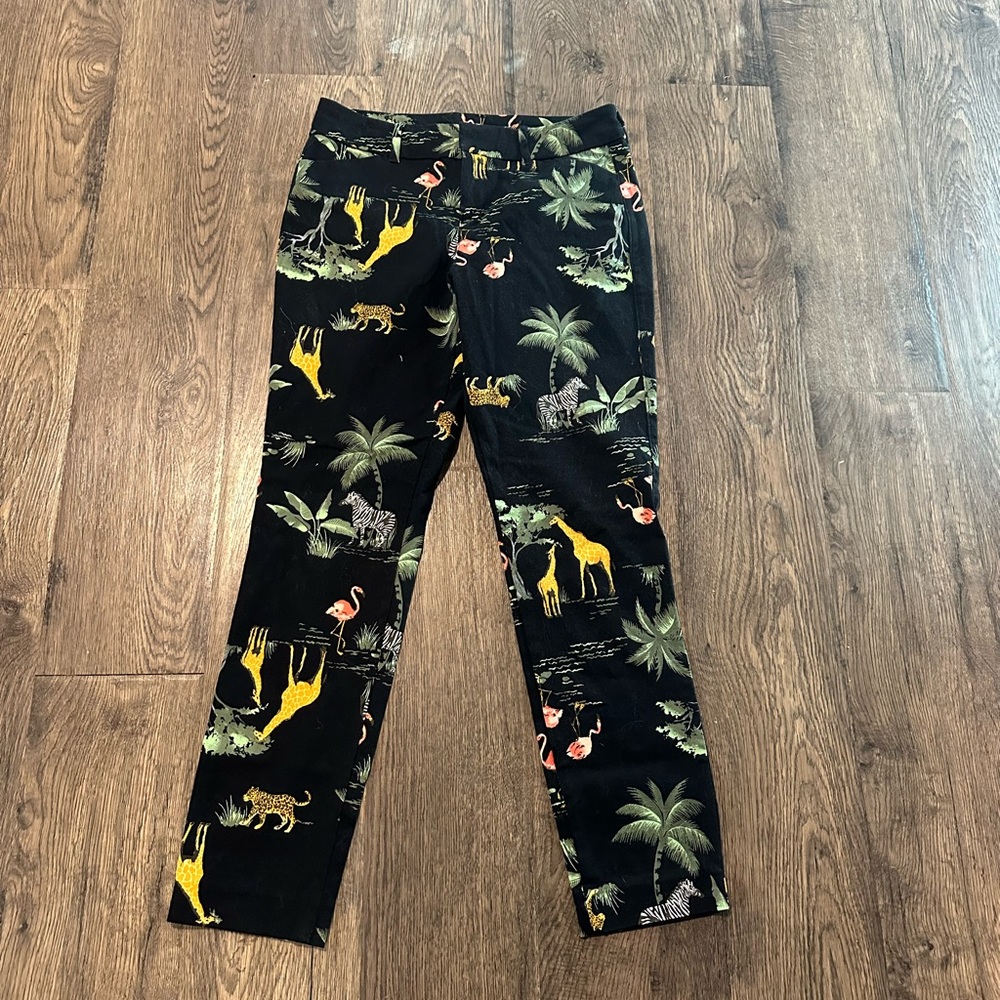 Women's size 2, Old Navy, pixie ankle, elastic, fitted, safari print pants.
